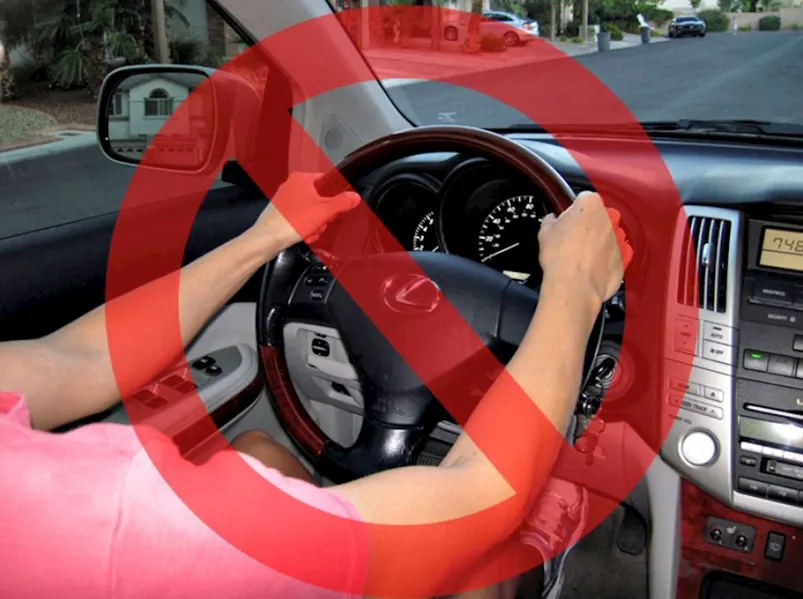 Are Your Hands Properly Placed on Your Steering Wheel?