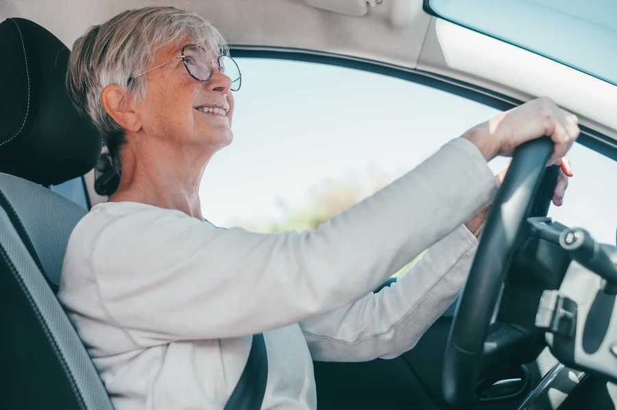 5 Ways to Help the Elderly Driver in Your Life