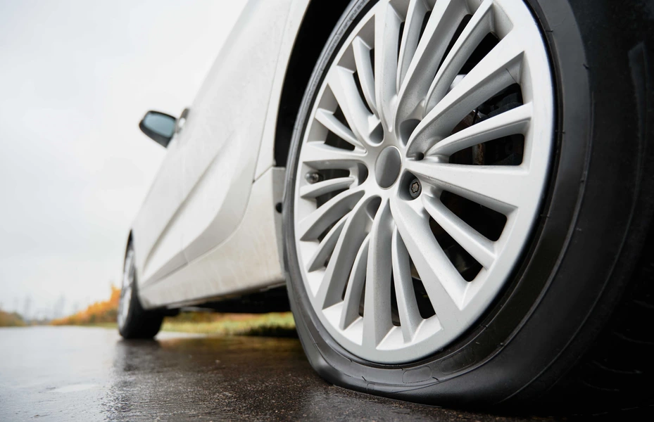 Flat Tire Ahead? 10 Tips to Gear Up and Stay Safe