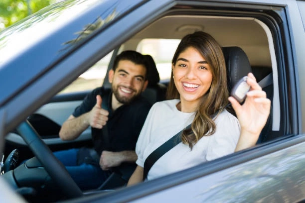 Top Qualities to Look for in a Great Car Salesperson: Your Guide to a Smooth Buying Experience