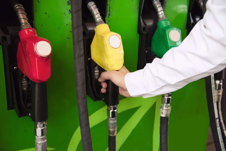 4 Ways to Save on Gas This Holiday Season
