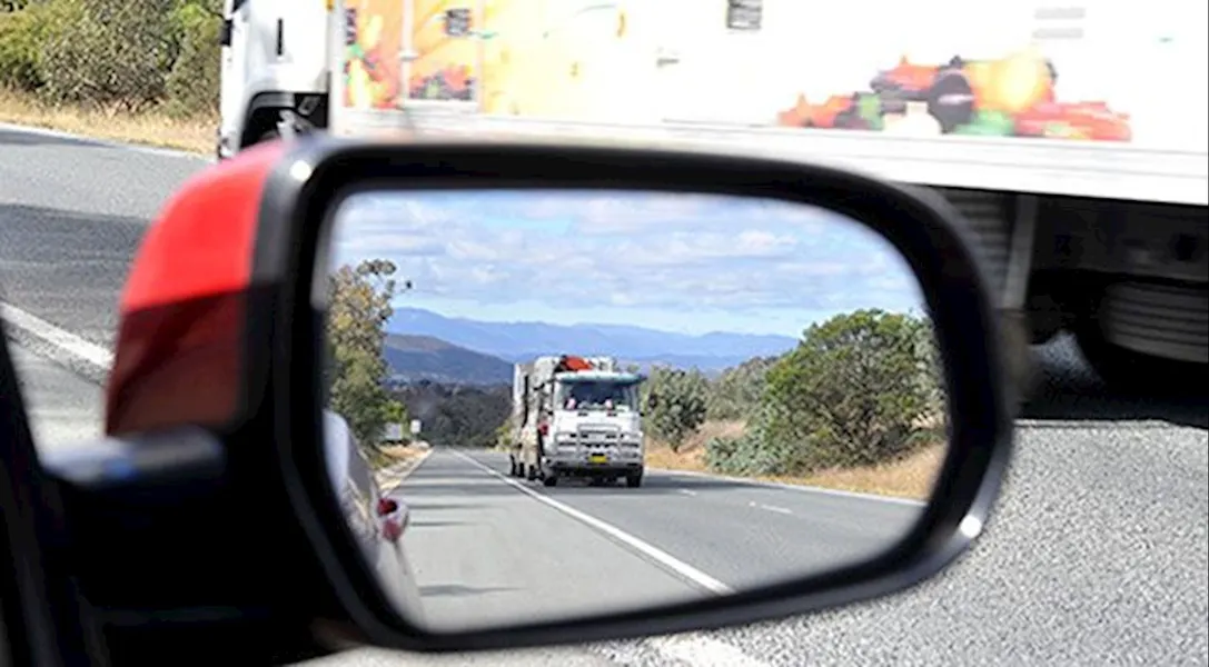 How to Adjust Your Vehicle Mirrors the Correct Way