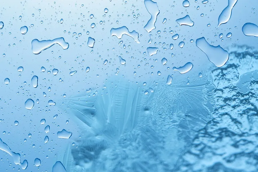 Tips For Keeping Your Windshield Clean & Clear This Winter!