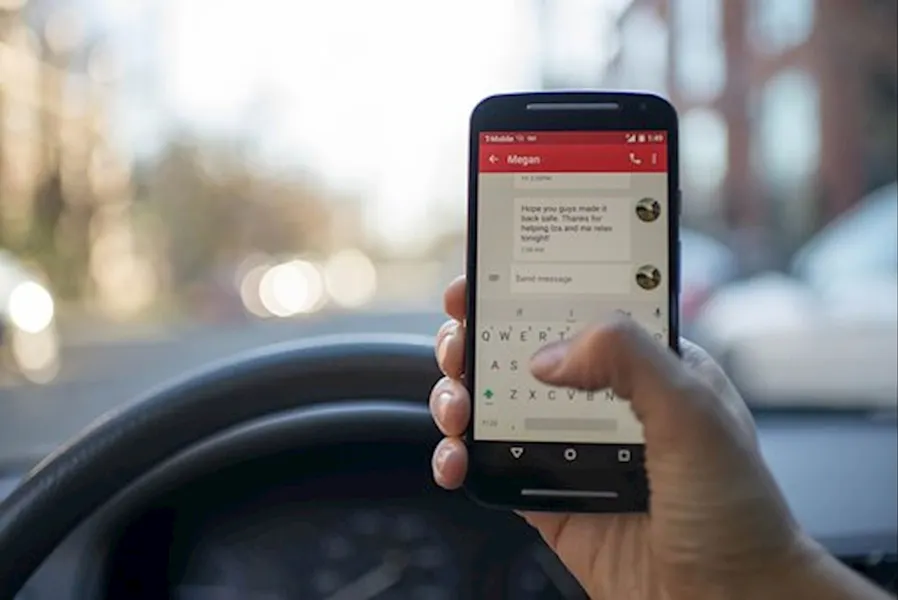 4 Ways to Stop Texting and Driving Immediately
