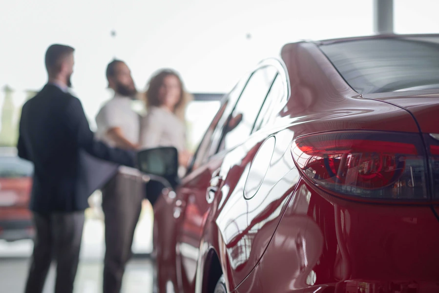 5 Tips for Finding the Right Car Salesperson for You